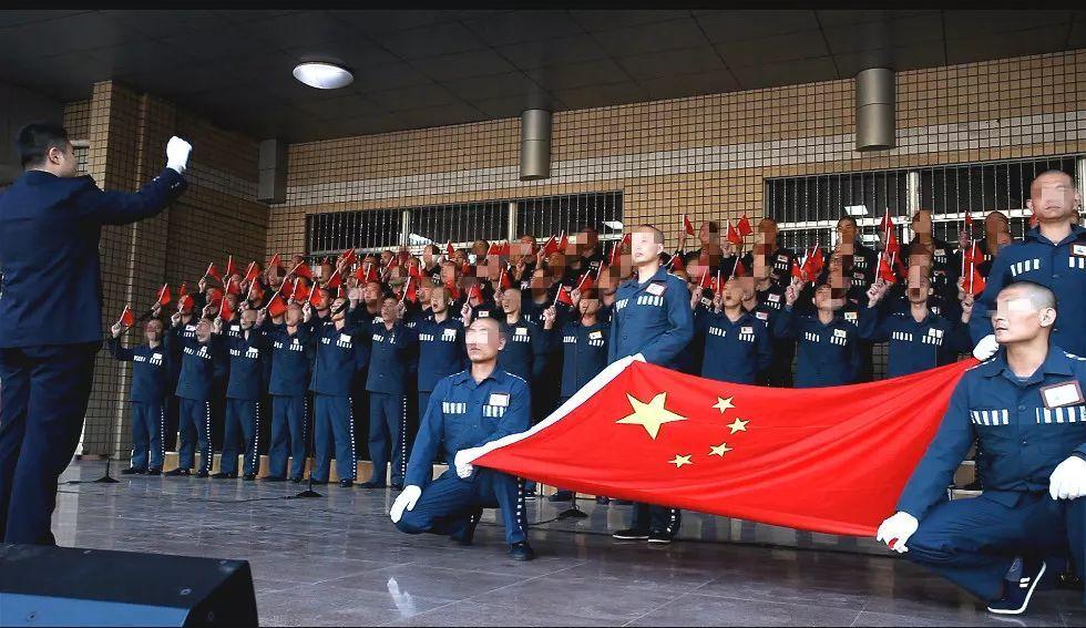 发现冷知识的重庆山火志愿者被无人机桨叶割伤,使用飞行无人机究竟有多危险呢?平台,让你大开眼界!