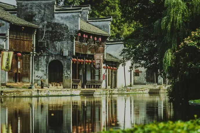 大力推动农业机械化